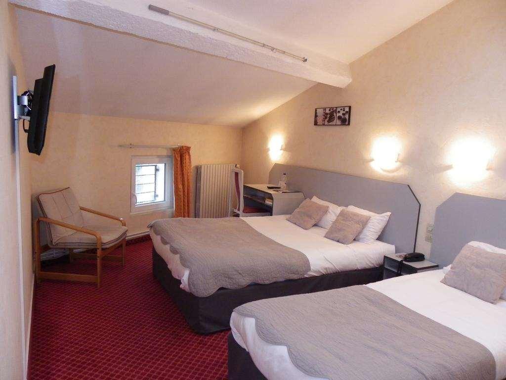 Brit Hotel Bleu Nuit Сент Стая снимка