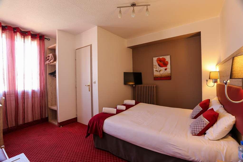 Brit Hotel Bleu Nuit Сент Стая снимка