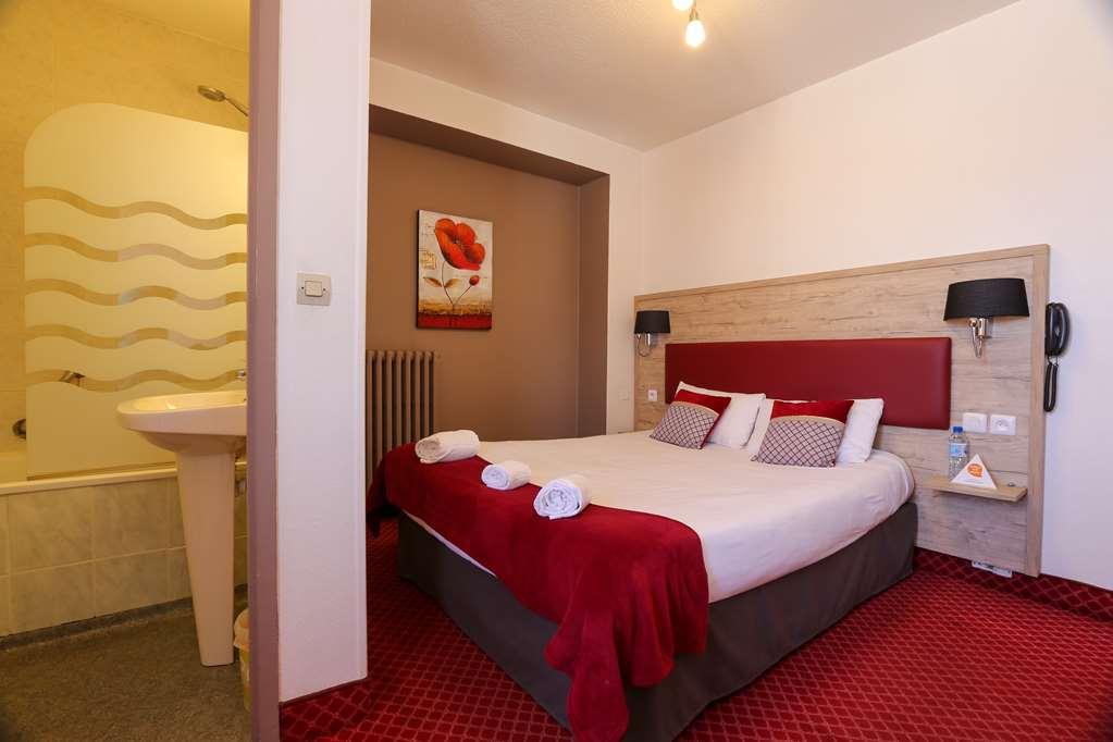 Brit Hotel Bleu Nuit Сент Стая снимка