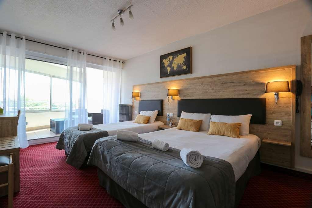 Brit Hotel Bleu Nuit Сент Стая снимка