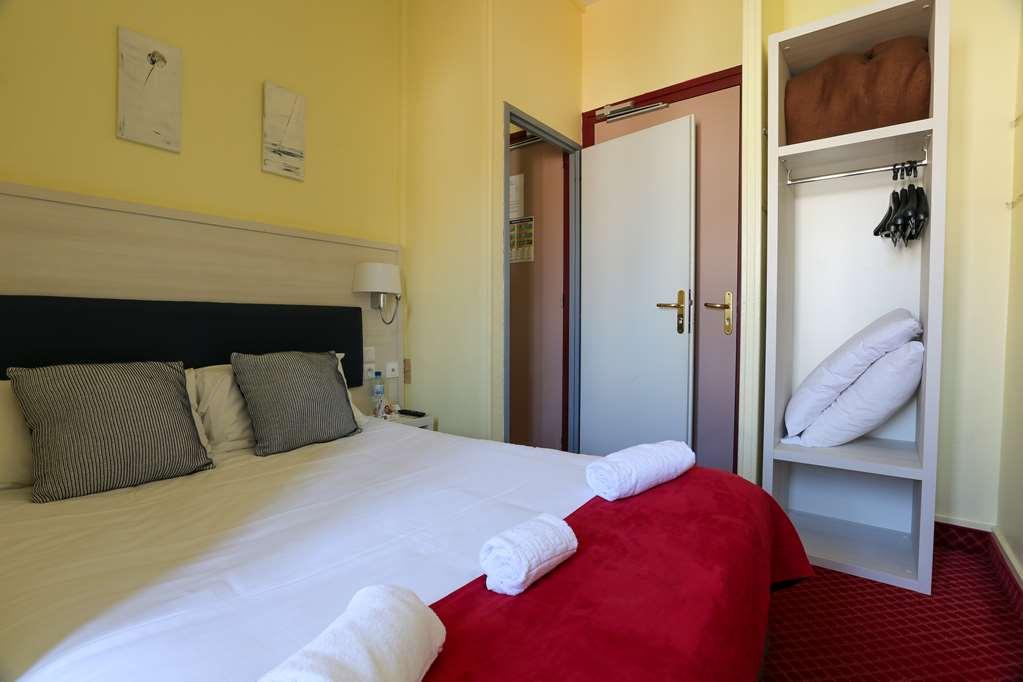 Brit Hotel Bleu Nuit Сент Стая снимка